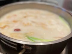 -老来福·非遗酸汤兔(凯旋路店)