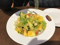 -拉亚汉堡经典餐厅(商城路店)
