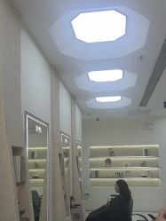 点击看大图 -八佰伴8008星级形象店