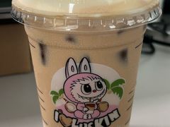 -瑞幸咖啡(岳家嘴地铁站店)