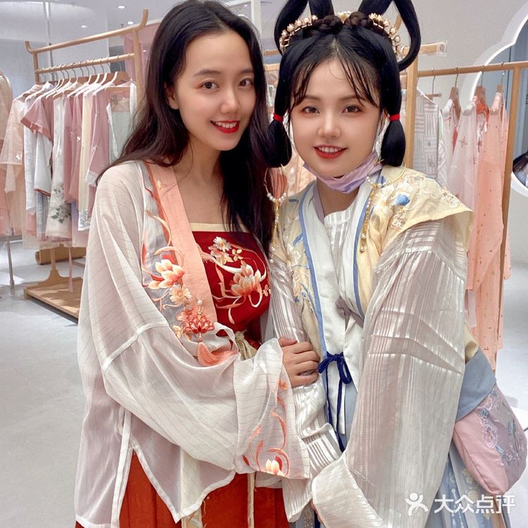 广州汉服哪里买？汉尚华莲汉美学旗舰店来啦！