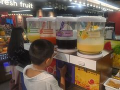 -四囍码头海鲜烧烤自助火锅(外滩南京东路悦荟广场店)