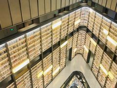 -上海虹桥中心爱琴海亚朵S酒店