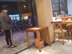 大堂-疆里疆外·和田烤肉·清真