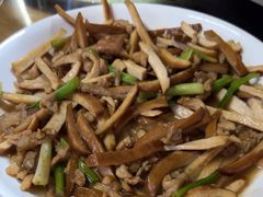 -芦茨金富饭庄·25年老字号·专做稻草鸡