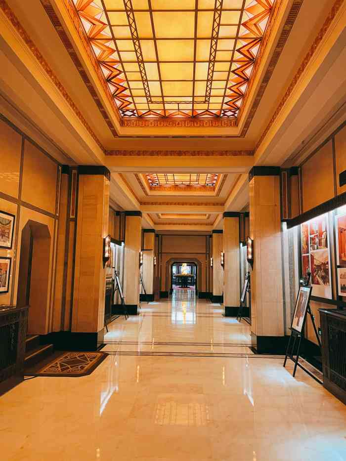 部门的迎新活动和平饭店华懋阁以高票获得了部门大部分同事的选票