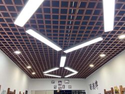 -V8潮牌·接发烫染连锁