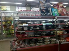 -全家便利店(莲花池东路店)