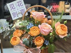 -何兮花店·气球派对鲜花店(马桥银春路万科城店)