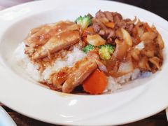 烤鸡牛肉双拼饭-合利屋(三元桥店)