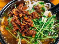 -丽虹云南过桥米线(兴工街店)