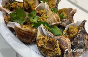 Stir-fried Garlic Steamed Razor Clam