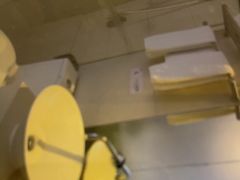 -卡罗酒店(东门晒布地铁站店)