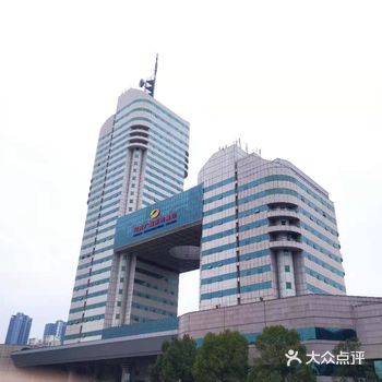 来长沙一定要来湖南广播电视台一趟，因为我最爱的快乐大