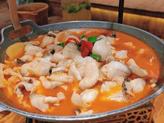 -老滇山寨•云南特色菜•地方菜•民族风情歌舞表演(金碧店)