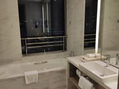 -上海漕河泾万丽酒店
