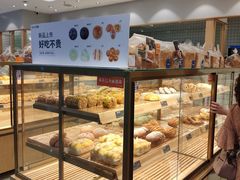 面包甜点陈列柜-面包新语(滨湖万达店)