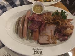 -皇冠自酿啤酒坊(中国红街5号楼店)