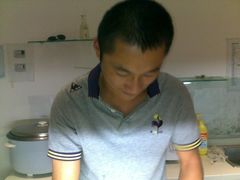店里的主厨--有点腼腆 不好意思对着镜头-慕寿司(大宁路店)