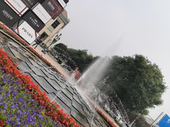 -王府井奥莱临潼小镇(临潼店)