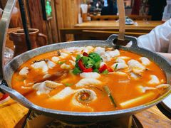 思茅酸汤鱼片-老滇山寨•云南特色菜•地方菜•民族风情歌舞表演(金碧店)