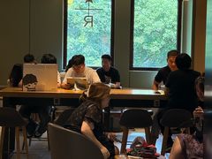 -星巴克臻选(上海中环广场2F店)