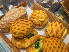 -Caidie Bakery采蝶轩(百越店)