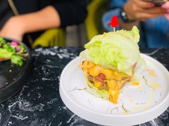 生菜牛肉培根汉堡-the rug 飞毯 (朝阳公园店)