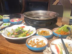 -明洞阿姨·韩式酱蟹烤肉·创意料理(三元桥店)