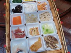 -香麒园·过桥米线·南湖雅宴
