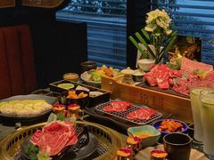 -铭牛烧肉·和牛海鲜自助(高新月牙湖店)