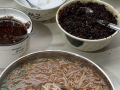 -正宗杨记普洱酸醋米线(总店)