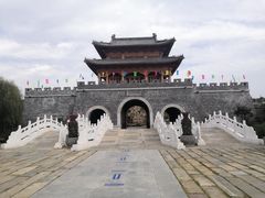 -雪山彩虹谷景区