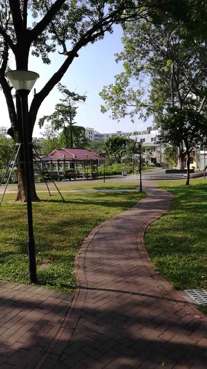 万江公园-"离家近所以经常来这走走,改造升级后干净很.