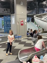 -MINI MARS 脚下的城市乐园·餐饮·派对(静安江宁店)