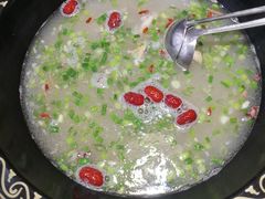 -茸梅路右拐龙虾-农家菜(松江店)