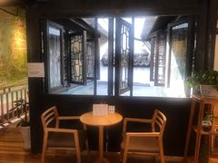 -猫的天空之城概念书店(杭州南宋御街店)