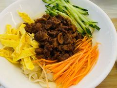 炸酱刀削面-台北楚楚园馅饼粥(虹桥南丰城店)