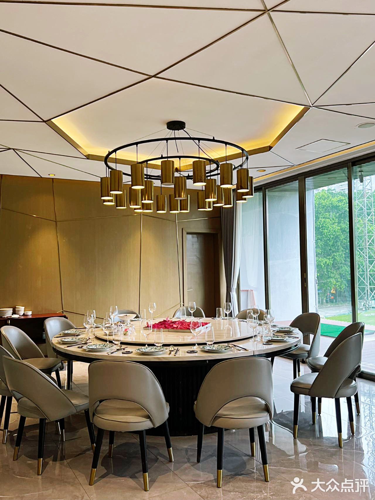 高尔夫球场里面的私厨！！这也太惬意了叭