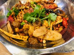 -愉肴麻辣香锅(中山路店)