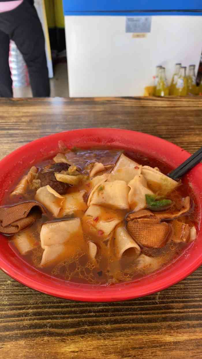 打分 家住在附近 一直来他家吃 板面 他家还有 鲅鱼很 好吃