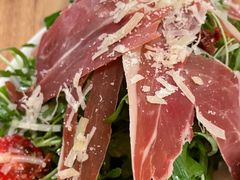 芝麻菜火腿沙拉-城市大道红炉披萨烘焙坊