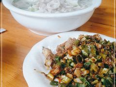 -茅屋大酒店