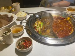 -老房老舍重庆火锅(假日城市店)