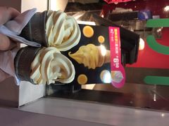 布丁黄圆筒-麦当劳(百利广场店)