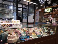 面包甜点陈列柜-卷心卷意·轻甜蛋糕(新光天地店)