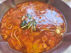 -毛辣果·贵州红酸汤牛肉火锅(西单店)