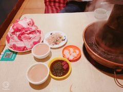 麻酱-洞庭洲·防空洞火锅·烧烤·铜锅涮肉(新百广场店)