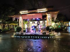 -茅草房·河畔园林火锅