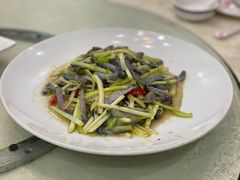 韭黄炒沙虫-浔埔人海鲜楼